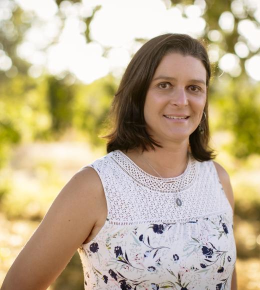 Headshot of Dr. Tessa Hill.